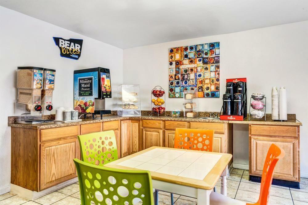 Travelodge By Wyndham Las Vegas Center Strip Bagian luar foto